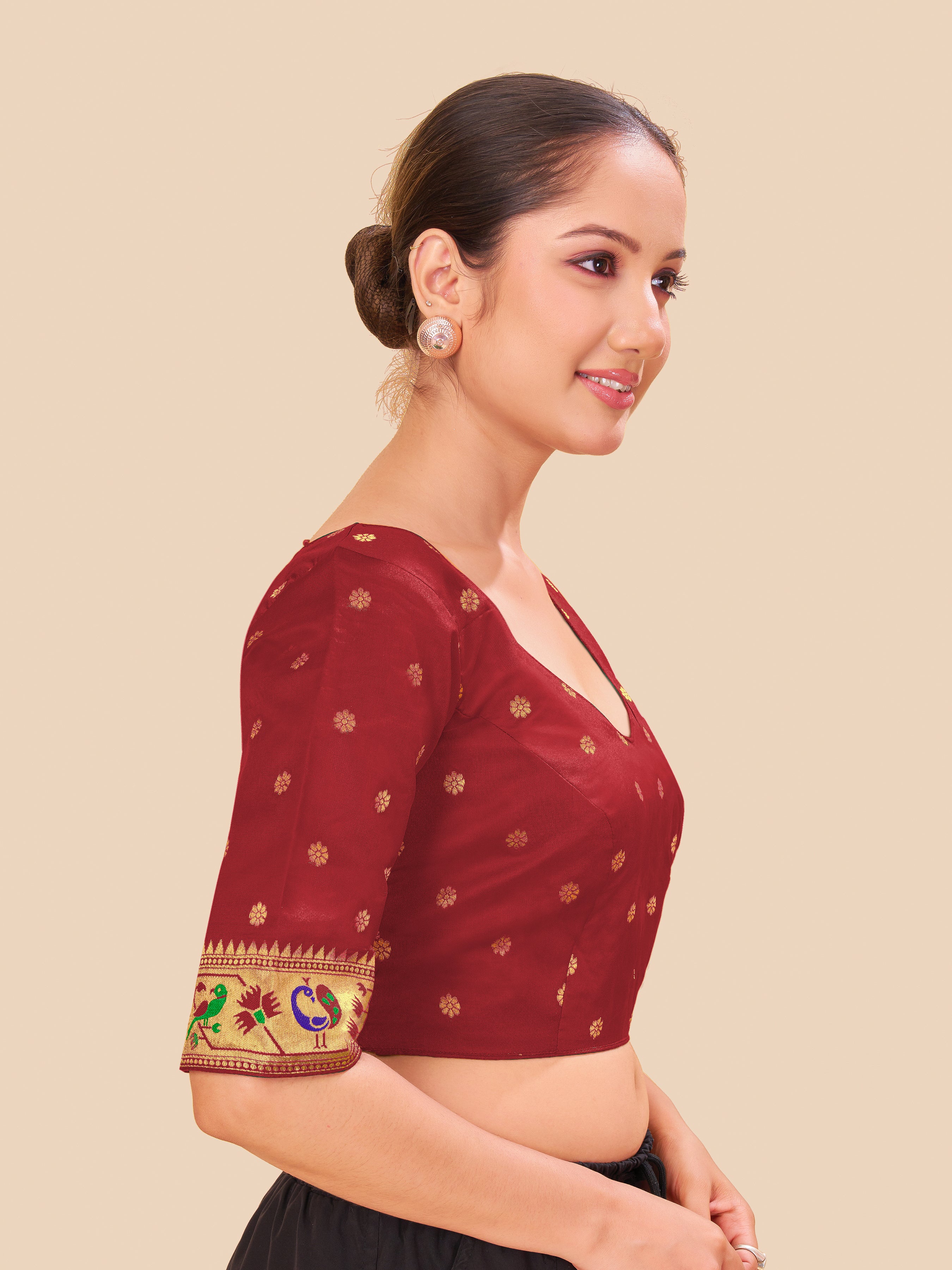 Women's tapeta fabric blouse